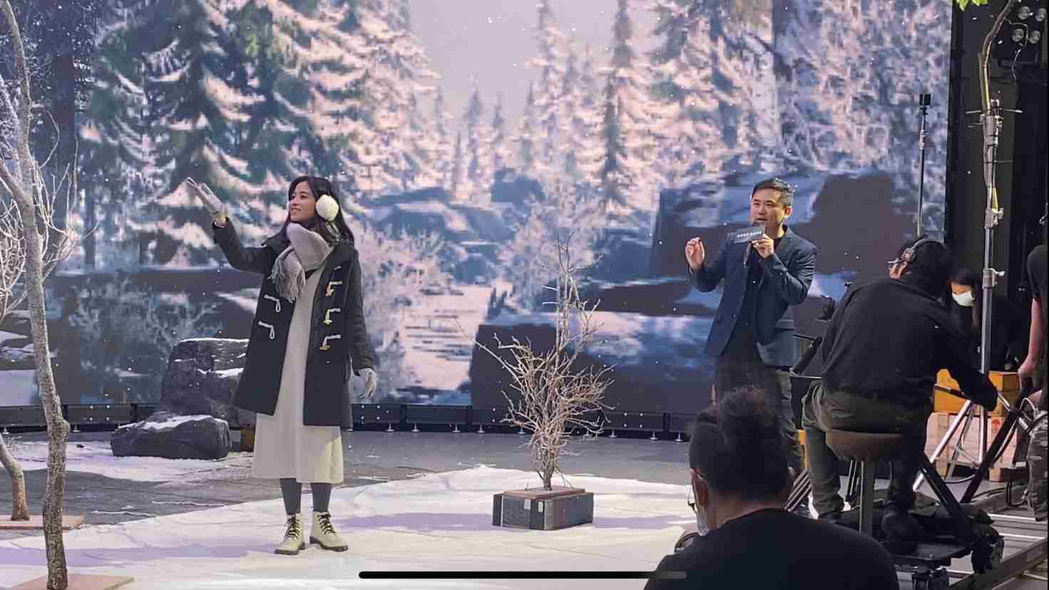 壹号平台以ALED先进显屏技术，，与金马奖视觉特效团队“再现影像”携手合作打造LED虚拟摄影棚，，提供沉浸式表演体验，，并精简拍摄成本与时间